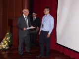 Primer premio - Julián Noguera y rector Padre Javier Herrán