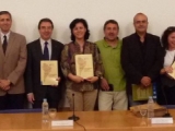 El Sr. Rector de UAH junto a 16 de los 20 profesores que han participado en la elaboración de la guía