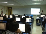 Panorámica de asistentes al curso en centro de cómputo en Universidad Continental (2)