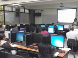 Tutora Lisa Quan en su presentación en el taller