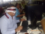 Participantes del taller en experiencia de uso de la computadora como usuario ciego
