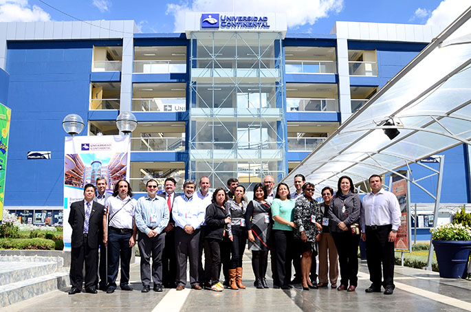 Participantes de ATICA 2013, en la Universidad Continental de Perú